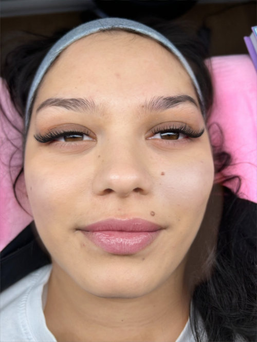 Mise en cils : combien facturer ses prestations?