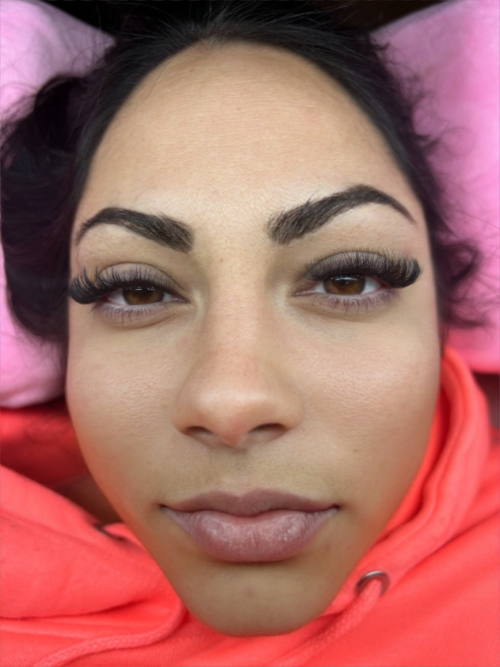 Mise en cils pour les sportives : tenue et confort